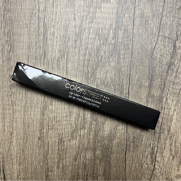 Color Street Lip Liner, Sassy, New in box - Picture 6 of 11